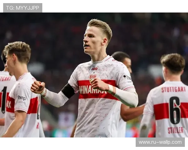 德甲球队展现拼搏精神，逆境中奋起表现值得关注